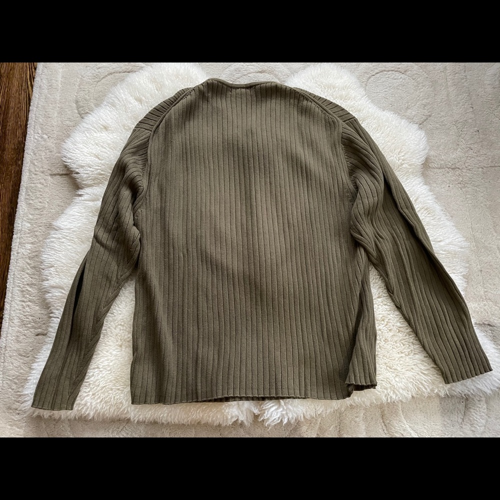 Men’s Sweater - Picture 2 of 4